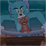 همیشه بودی برام یه رفیق عالی من بی تو هیچم:)