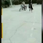 انقد دورت میگردم که کسیو جز من دورت نبینی