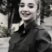 مثل یه عقاب 🦅🦅 تنهاس 😁👊🏻👸🏻