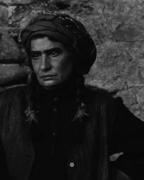 ولد چموش..... لگد میزنه به هرکی دورمه....... 