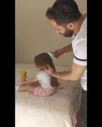 علي موهاي بچع تو شونه کن🥹🧸🌱❤