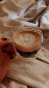 استوری ژست با فنجان قهوه زیبا دخترانه