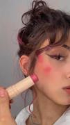 استوری میکاپ رژ گونه دخترانه ساده