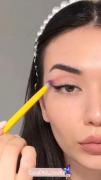 استوری اموزشی سایه چشم دخترانه میکاپ