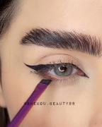 آموزش آرایش چشم گربه ای چشم سبز