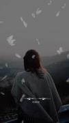 یه غم غریب کنار قلبم............ 