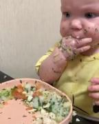 آخ آخ سالاد شیرازی رو فقط باید اینجوری خورد😋