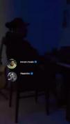 قدم قدم پا به پات همه شهرو. :) 