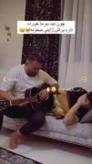 داداش خنده نداره ک داره واست ب زبون ژاپنی اهنگ میخونه