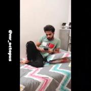 وقتی مامانم استوری میزاره😃 