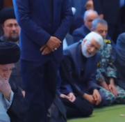 نیازمند کسی که اینجوری نگاهم کنه