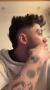 این چه حاله واقعا بعد سه صبح یقه آدمو میگیره:))💔
