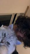 بیاید بگید من تنها کسی نیستم که روی چشای پسره کراش داره 