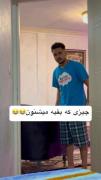 وای حق همیشه همه بهم میگن نخون تو بزار خود خواننده بخونه😂😂