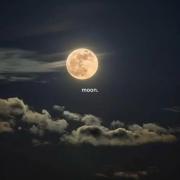  :) moon is very very beauti ful 