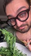 هر وقت دوست داشتی پاستا بخور و چاق نمیشی البته نباید هر روز خورد🙂😅 