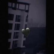 ی روز با ملحفه سفید ب تموم بازی گوشی هام خاتمه میدم:) 