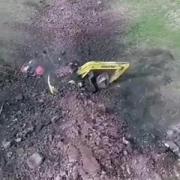 وقتی میگن اول ایمنی بعد کار😐😱
